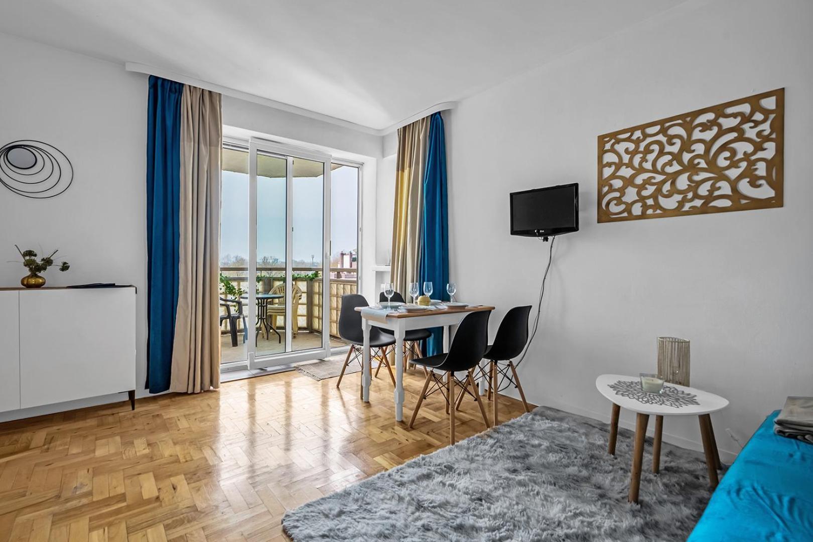 Goclaw Retreat With Balcony - River & Park Nearby - By Rentujemy Apartament